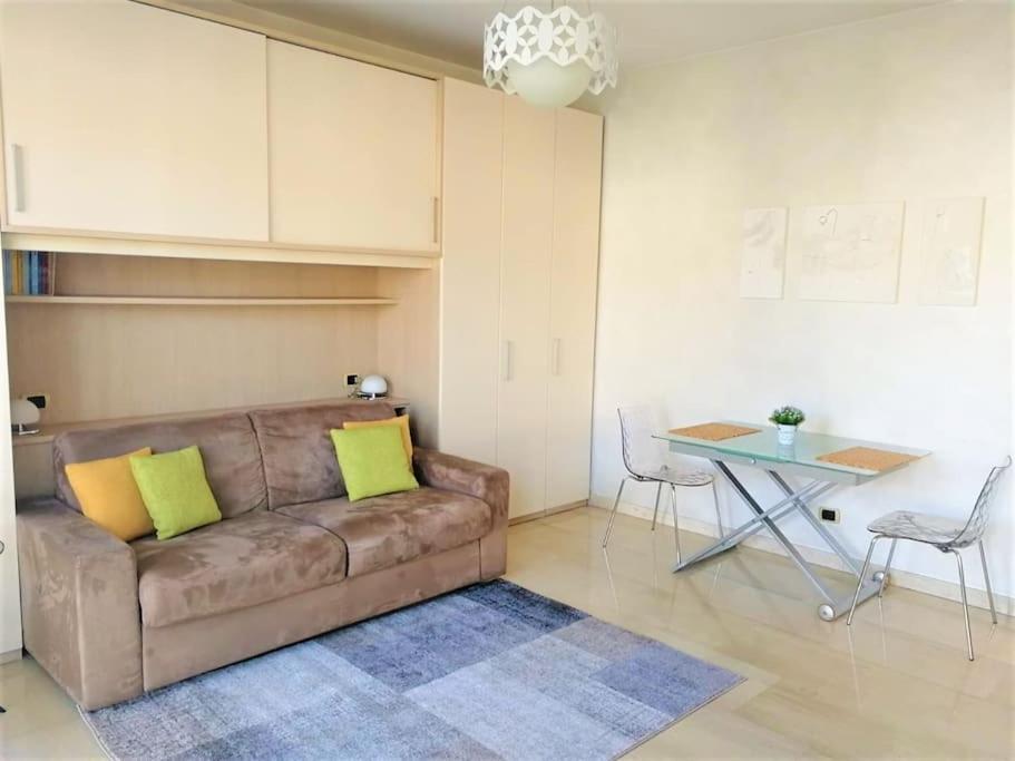 Gef House - Studio Apartment Bande Nere Milan Bagian luar foto
